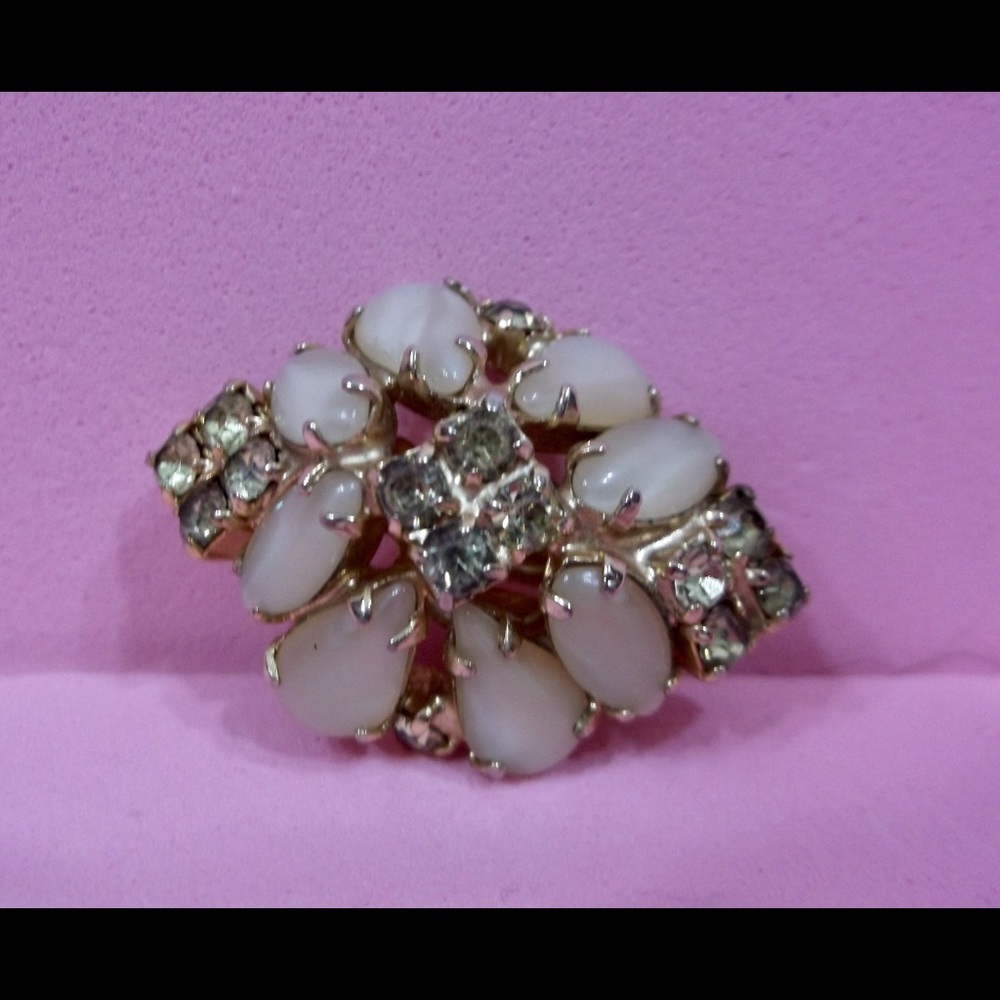 Vintage Earrings Faux Diamond Clip On - Picture 4 of 7